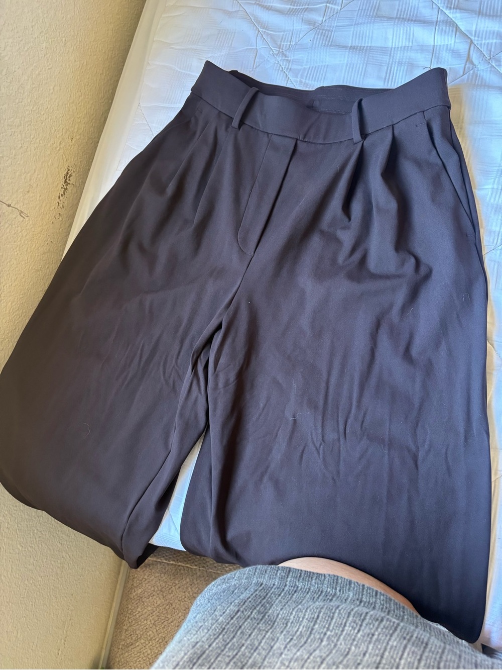 lululemon athletica Women’s Dark Brown Trousers - Picture 6 of 6
